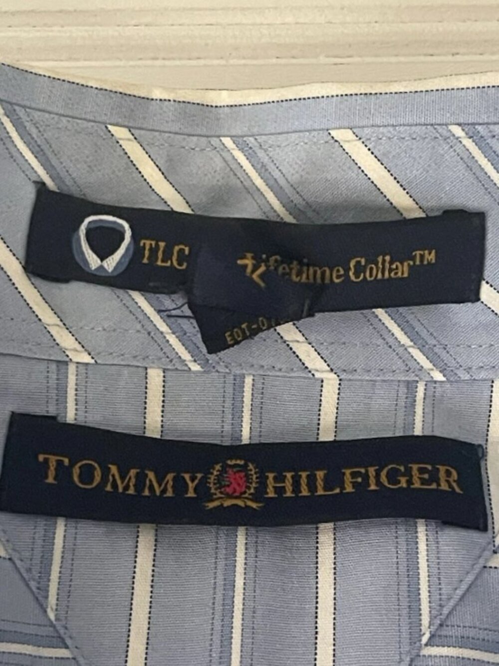 Tommy Hilfiger Men's Button Down Blue and White Striped Dress Shirt 17.5 34-35